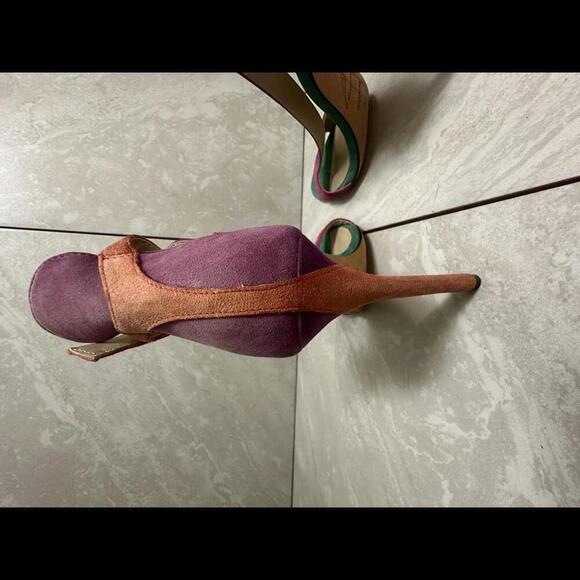 B Brian Atwood 'Leigha' multi-colored suede T-strap sandals Size 8/38.5 - Picture 4 of 5